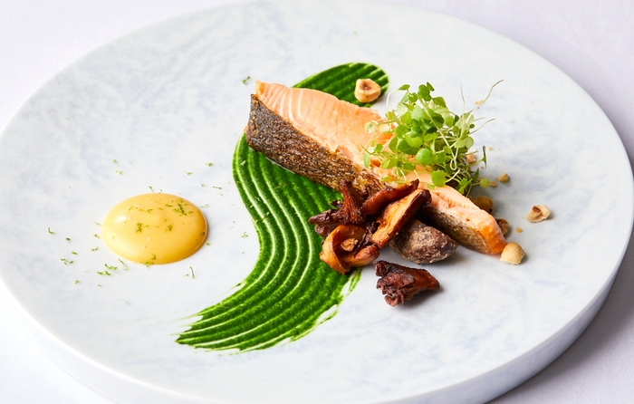 山梨県産富士の介のポワレ 栗とクレソン