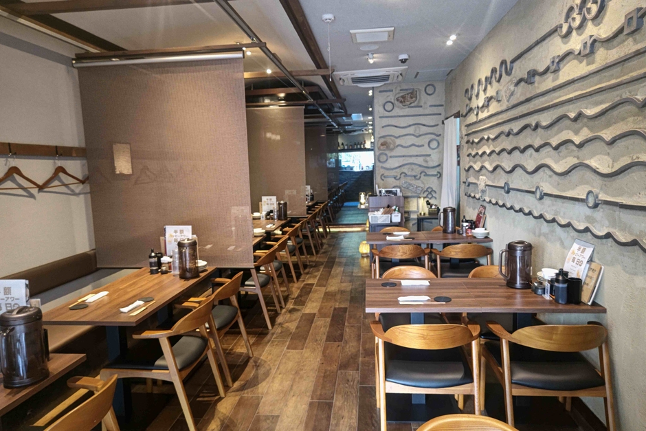 店内7