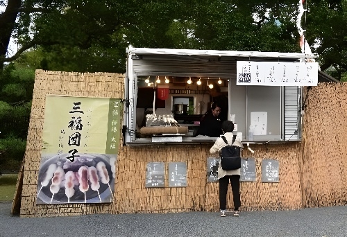 三福団子の販売(昨年の様子)