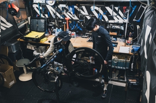 メカニックサービスも提供 写真:CHABECK / キャニオンバイシクルズ・ジャパン株式会社