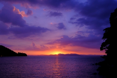 湯の児の海と夕空