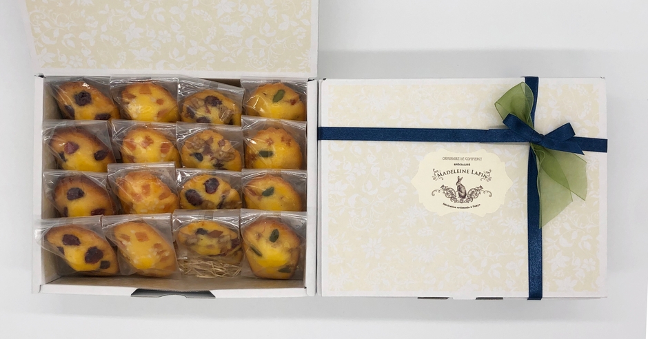 洋酒入り16個詰め合わせ