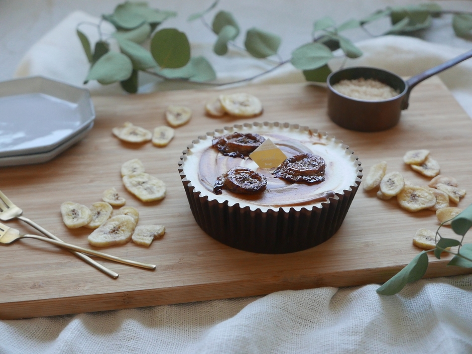 オーガニックバナナのスフレチーズケーキ~生キャラメルクリーム仕立て~
