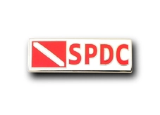 ◆PINS FACTORY（ピンズファクトリー）◆　ピンズ実例592NPO法人静岡県ダイバーズ協議会　様　「SPDC会員章」★ダイバーズフラッグがモチーフの会員証