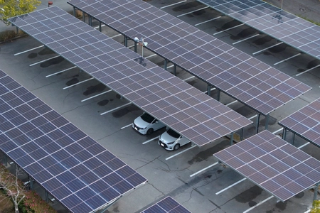 「有田リソルゴルフクラブ」、ソーラーカーポートを稼働開始