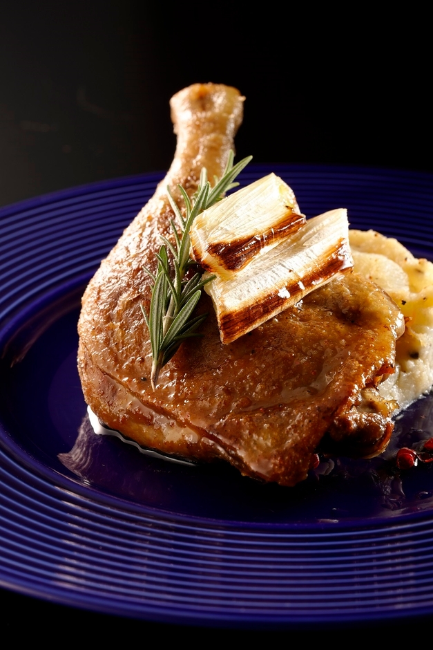 鴨もも肉のコンフィ   