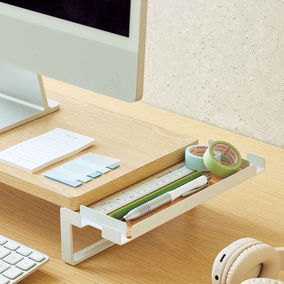 文具や小物置きとして使用可能。