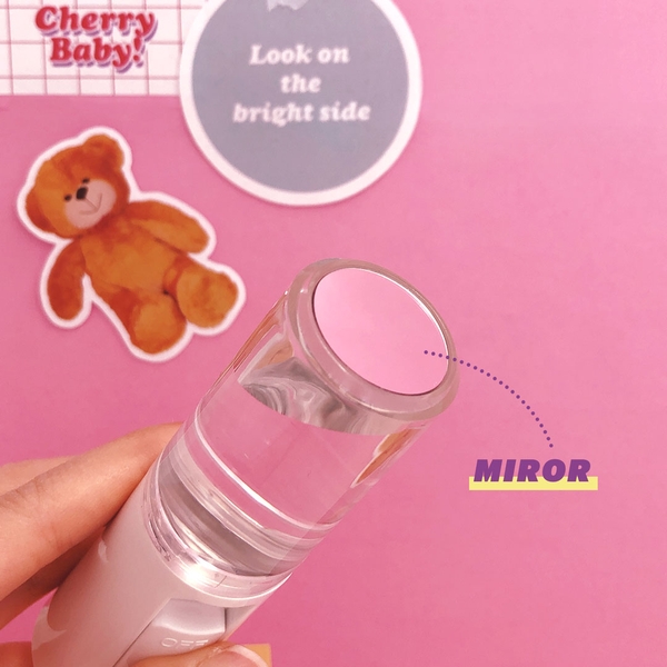 メイク直しに便利なミニミラー付き♡