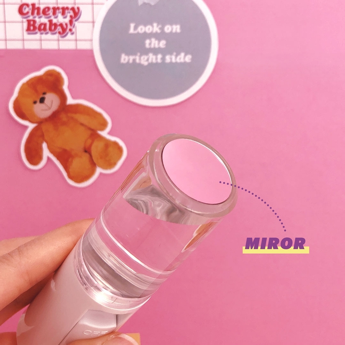 メイク直しに便利なミニミラー付き♡