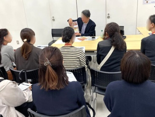 各企業ブースの説明会光景