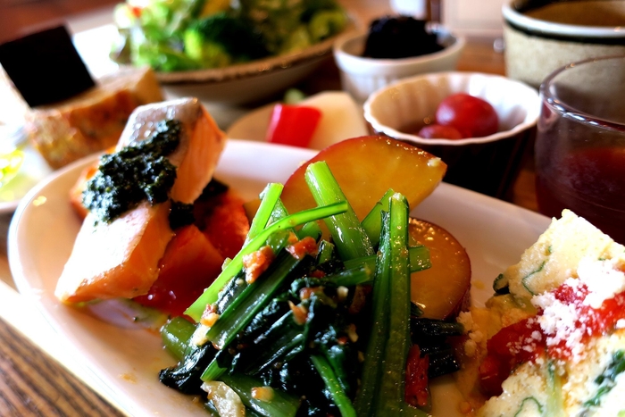 一汁七菜 野菜いっぱい畑のランチ 1,200円