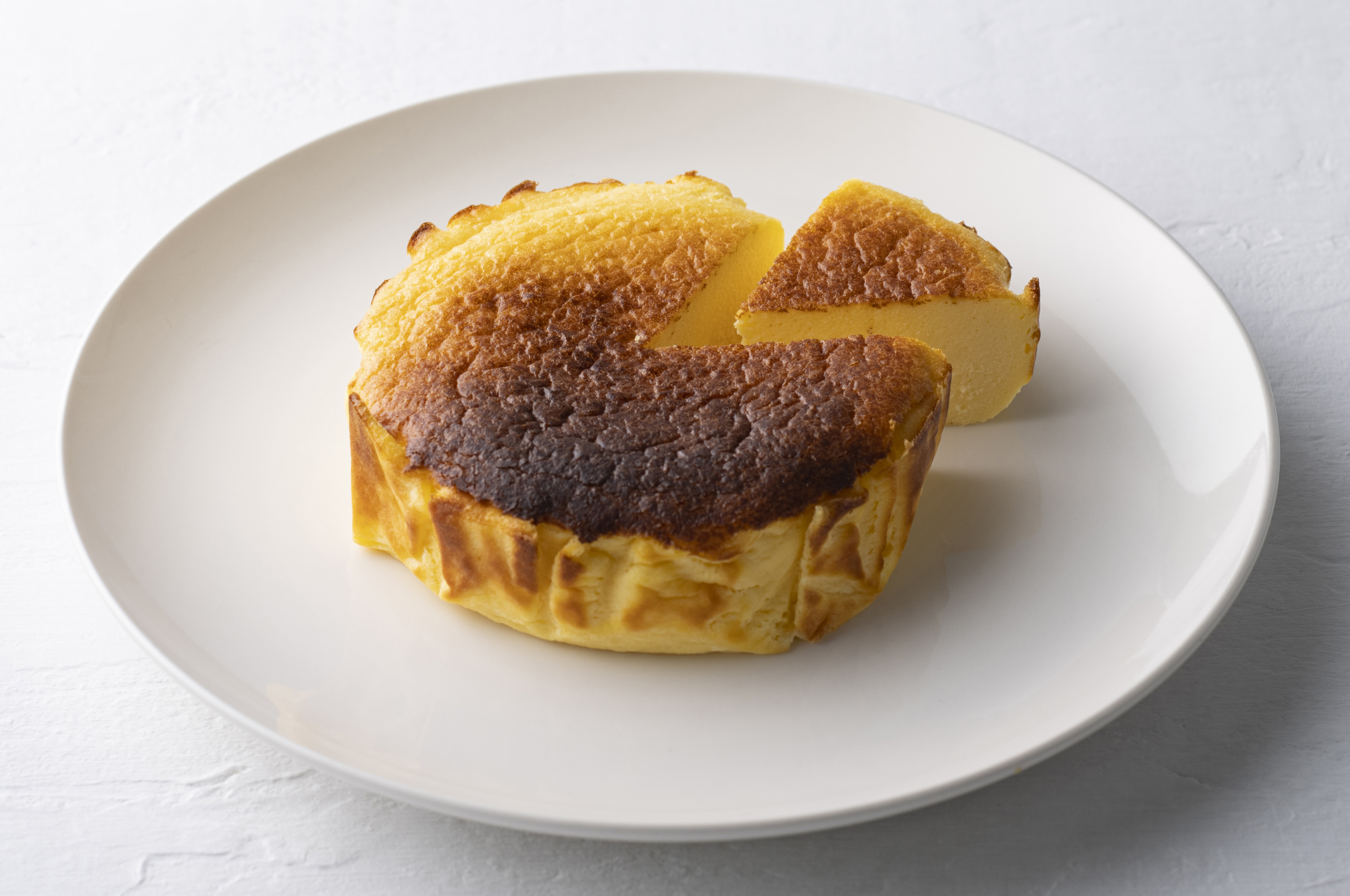 チーズケーキプレーン 1,390円