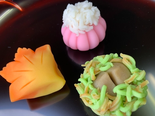福井の老舗菓子店　御素麺屋　 Zoomを活用して和菓子職人と一緒に秋の上生菓子作りを体験する 「オンラインお菓子作りワークショップ」を11/8(日)に開催！