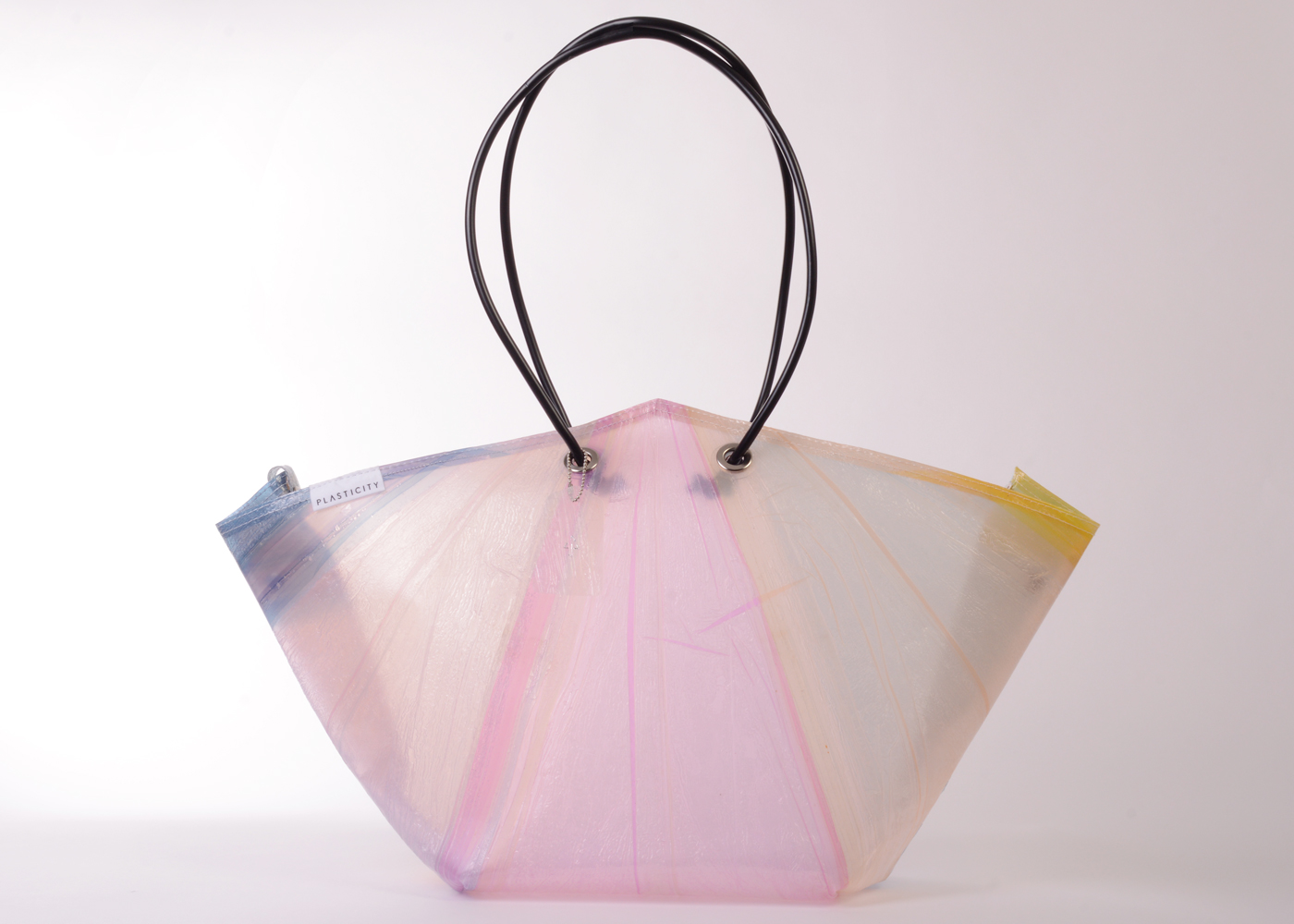 世界初 捨てられたビニール傘をアップサイクルする Plasticity カラー傘を使ったトートバッグを新発売 Newscast