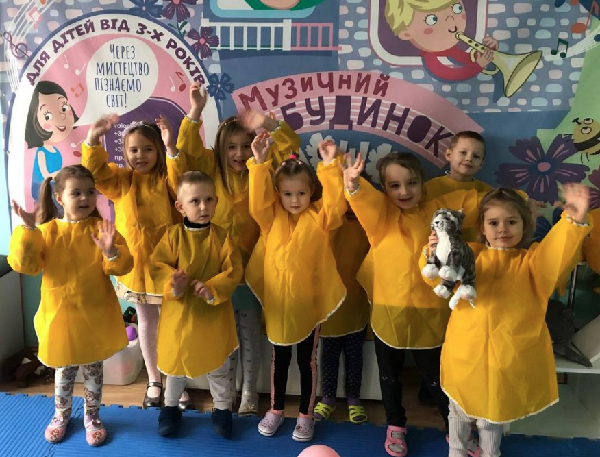 「学ぶ場所」をもう一度 ── ポーランド・マルキ市の教育センターが、避難した子どもたちの学習環境整備に向けクラウドファンディングを開始