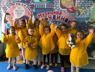 「学ぶ場所」をもう一度 ── ポーランド・マルキ市の教育センターが、避難した子どもたちの学習環境整備に向けクラウドファンディングを開始