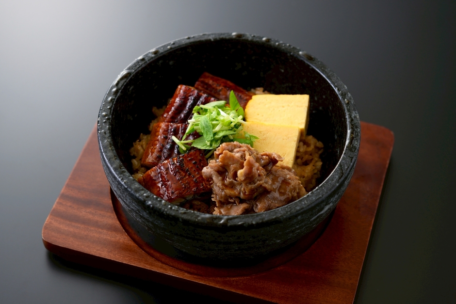 鰻と牛肉の石焼き御膳(上)