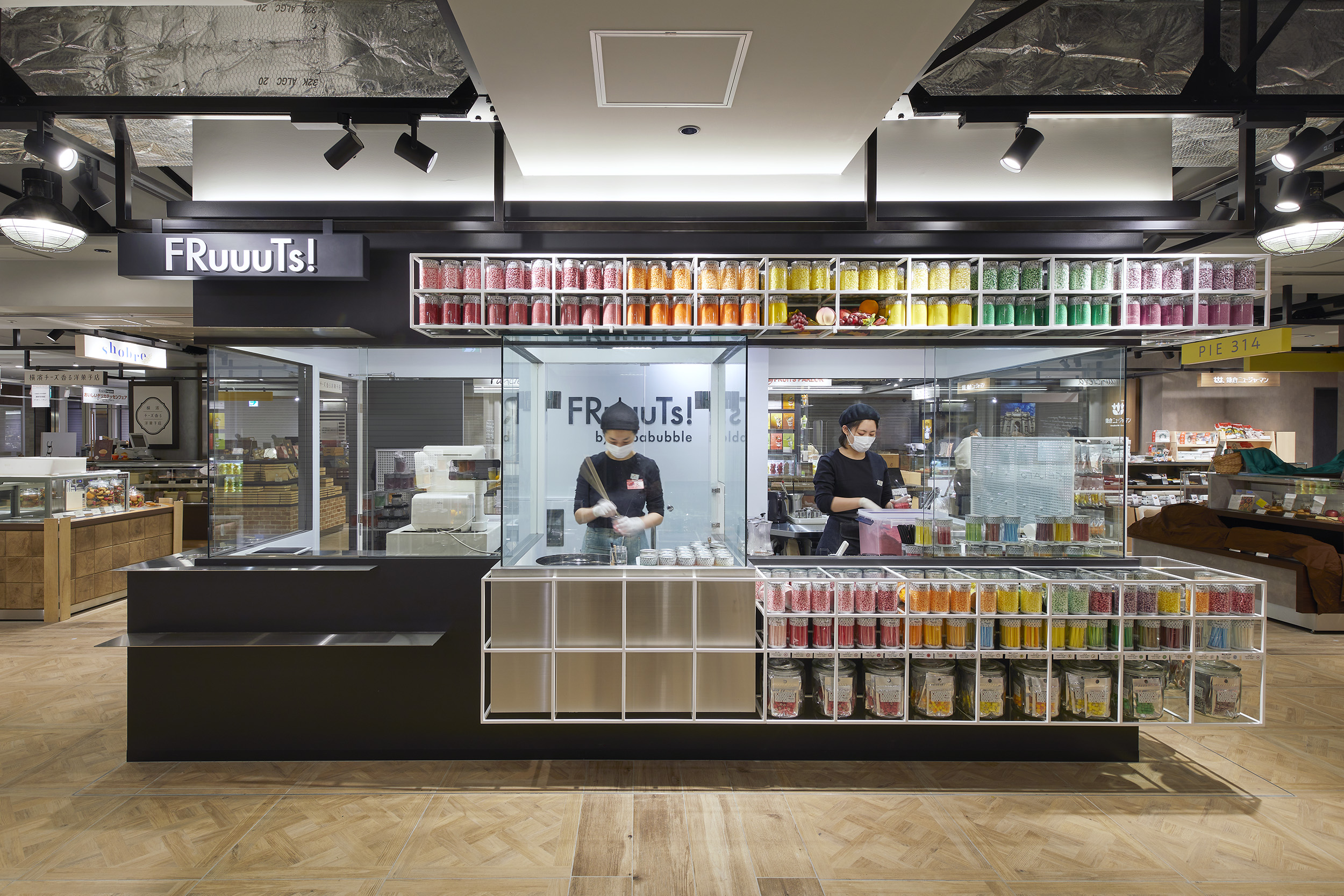 世界に先駆けFRuuuTs!が横浜にオープン