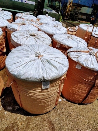 【参考:回収されたペットボトルキャップ】