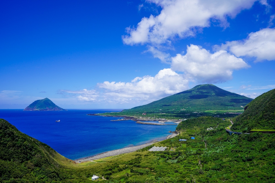八丈島、大坂トンネルから撮影