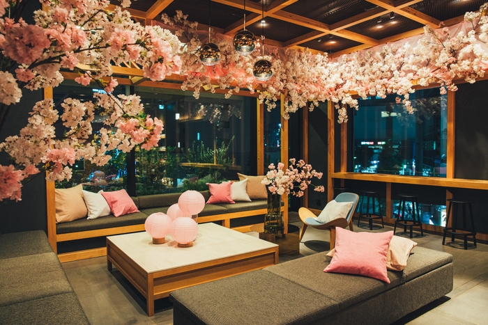 ▲4階OMOベース装飾イメージ(夜間)