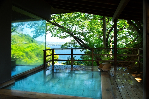 吉祥CAREN 露天風呂「和月」