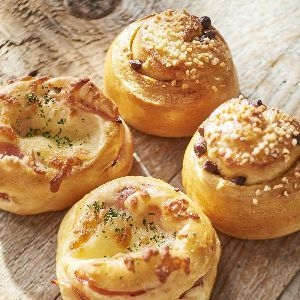 ハムチーズ&カフェモカロール