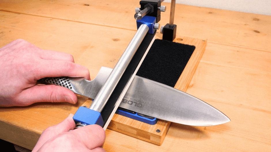 研ぎ時間は最短5分！曲線の刃が砥げる新しい包丁砥ぎ器 EDGBLACK Knife