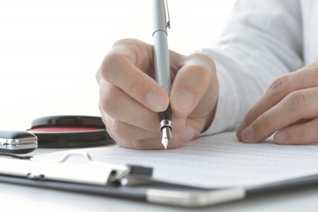 解約手続きをするイメージ画像