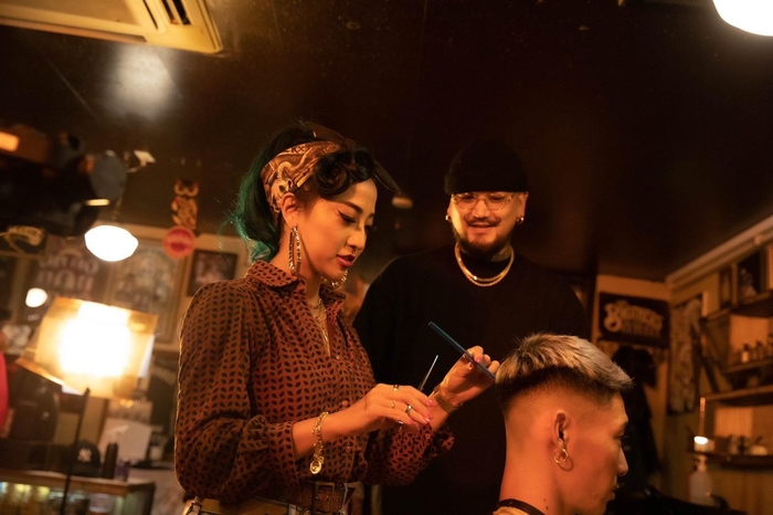 FALLIN' MVオフショット4-min