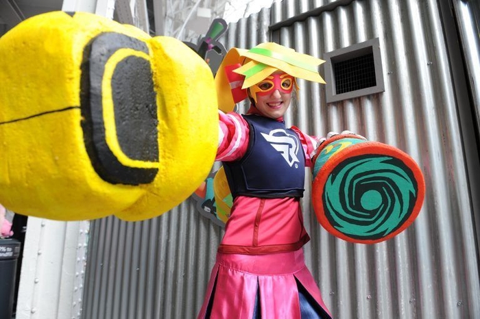 HYPER JAPAN-コスプレに身を包みイベントを楽しむ人も多数