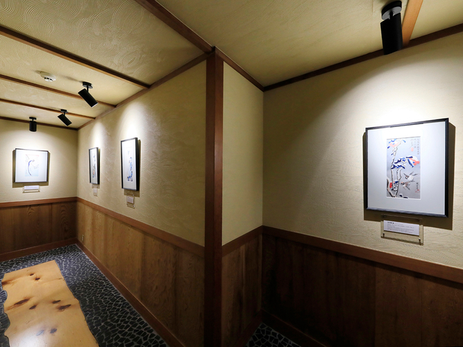 別館から新館へ続く廊下では浮世絵も観賞できる