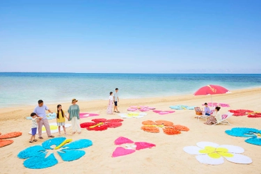 【リゾナーレ小浜島】白砂のビーチでお花見を楽しめるイベント「ビーチの花咲くリゾナーレ」開催｜期間：2022年4月1日～5月8日