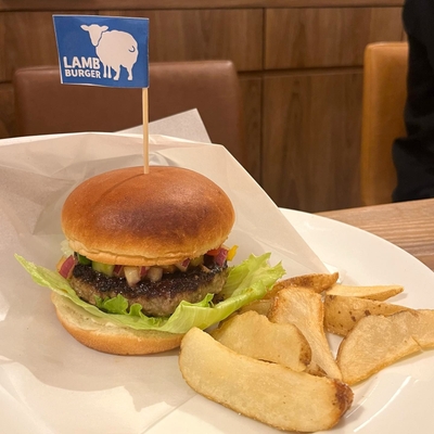 16:00まで提供の「ラムバーガー」1,000円