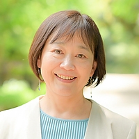 著者新川てるえ