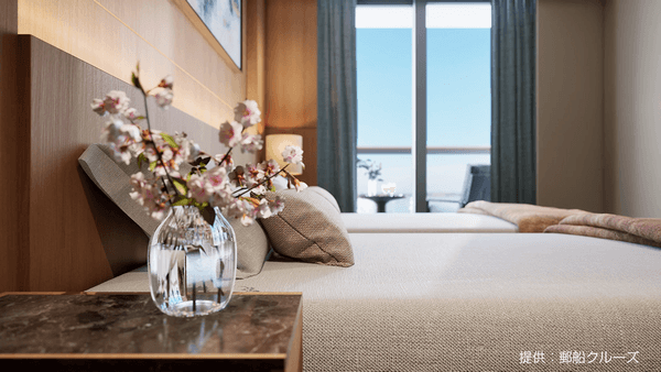 【ミッドシップスイート客室（8072号室）】