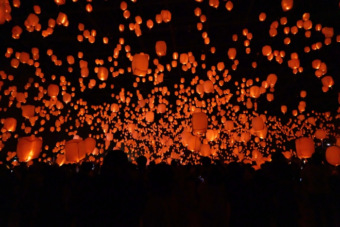 スカイランタンリリース風景1