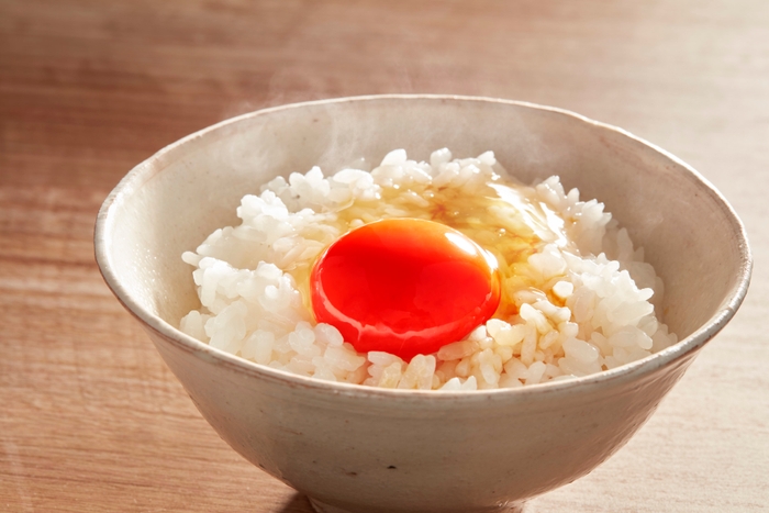 濃い朱色の黄身が特徴の箱庭たまご 茜