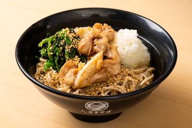 名代富士そば、業界初「筋トレサポートそば」発売　　 そばの成分に着目 “食べる筋トレ”メニュー『筋肉もりもりそば』 コロナ禍でおうち筋トレ頻度8割増加、 一方6割が筋力低下の背景からアスリートフードマイスターと開発