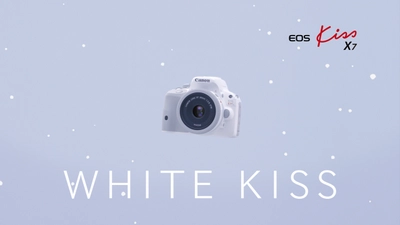 デジタル一眼レフカメラ「EOS Kiss X7(ホワイト)」新CM、新垣結衣さんから“メリー・クリスマス”！「WE WISH YOU A CHRISTMAS」をアカペラで歌唱、キヤノンのデジタル一眼レフカメラで初めてとなるホワイトボディーを伝えるCM