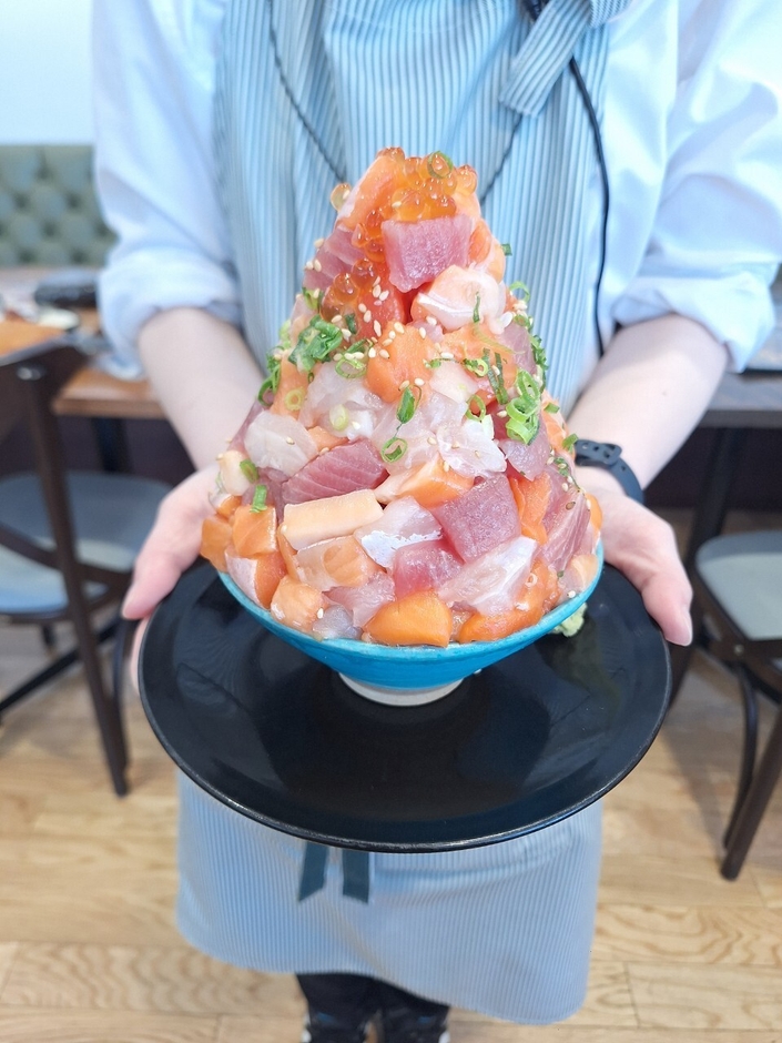 555g！超てっぺん丼