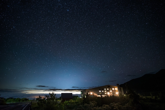 弥陀ヶ原ホテルで出会う絶景「雲海にかかる星空」