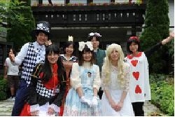 “アリス”キャラクターのコスプレ(イメージ)