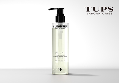 クレンジング：TUPS First Balancing Gel Cleanser