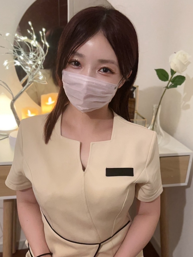 fl Notis六本木店　レギュラースタッフYURI