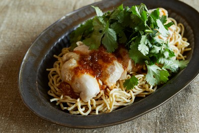 豆腐干と蒸し鶏のピリ辛ソース