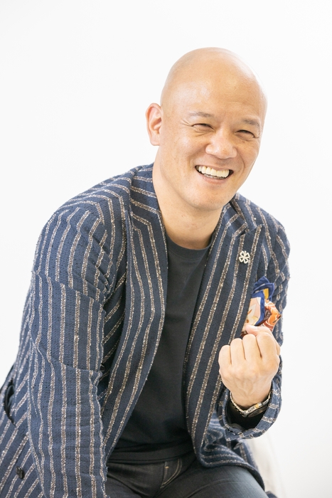 著者でありSNS総フォロワー数250万人超のYouTube講演家・鴨頭嘉人氏