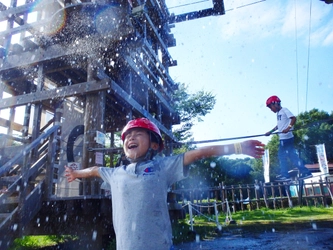 暑い夏を吹き飛ばせ！高さ8mのアスレチックで360°から水しぶき！ ニジゲンノモリ「クレヨンしんちゃんアドベンチャーパーク」 『アッパレ！戦国大冒険！夏の陣 第5弾！しん次元スプラッシュ！』7月1日開始