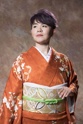島津亜矢　写真