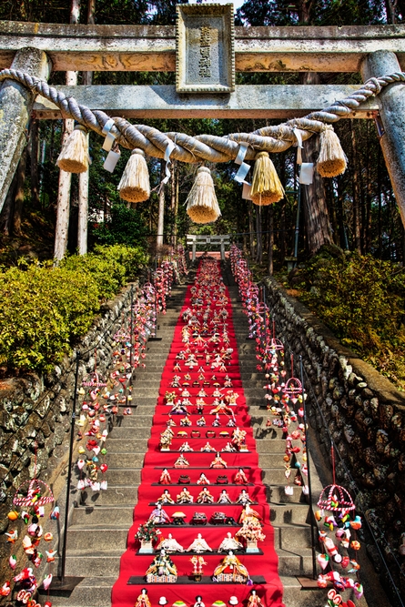 素盞鳴神社雛段飾り